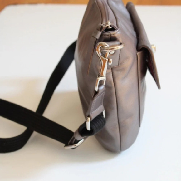 Coach cross body bag - Picture 9 of 13